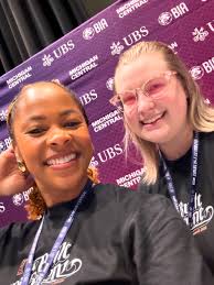 We make an average of 35k decisions a day and @laurenkasle takes about 10k  of those off my plate., This is the appreciation post! 💫, When I started,  it was all things Jillian for a long time, every ...