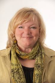 Lori Holladay's Instagram, Twitter & Facebook