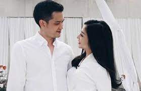 Rezky aditya bersama istrinya, citra kirana. Biodata Profil Rezky Aditya Pemain Cinta Buta Sctv Tentang Sinopsis