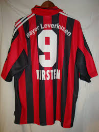 On the morning of 27 april 2002, bayer leverkusen were preparing to receive manchester united at their bayarena home for a champions league semi. Bayer 04 Leverkusen Home Football Shirt 2001 2002 Sponsored By Rwe Avanza