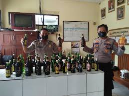 Recent · popular · random. Ops Pekat Lodaya Di Bulan Ramadhan Polsek Kertajati Amankan Puluhan Botol Miras Jurnal Polisi