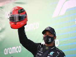 116 resultaten voor 'schumacher helm'. Formel 1 Am Nurburgring Lewis Hamilton Und Der Helm Von Michael Schumacher Der Spiegel