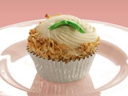 Apr 26, 2017 · dress up ordinary cupcakes with pretty frosting dots, sparkling sugar, and fondant flourishes. Thanksgiving Cupcake Recipes Full Of Fall Flavors Cooking Channel Thanksgiving Dessert Recipes Cooking Channel Cooking Channel