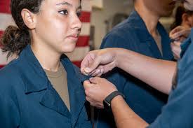 How can USS McMorris shipmates reintroduce themselves and share their  experiences?