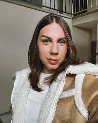 Azalia Romero's Instagram, Twitter & Facebook