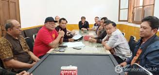 Aku sendiri sesungguhnya juga bingung kenapa aku nekad menceritakan kisah ini pada para pembaca. Warga Pemilik Ruko Jalan Hamid Rusdi Minta Kontrak Sewa Lahan Diperpanjang Surabayapost