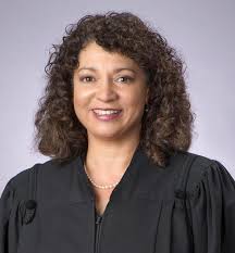 Helena Heath's Instagram, Twitter & Facebook