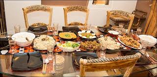 عید پر مرغن پکوان کھانے سے قبل اپنی صحت کا خیال رکھیں Pakistani Food Dinner Party Recipes Food Table