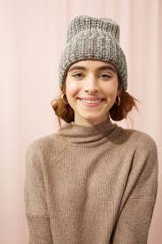 Whether you're a woman with the type of hair that's thick, thin, wavy, curly or straight, you'll find the perfect short hairstyle hair trends right here! Beanie Hairstyles 5 Ways To Style Your Favorite Winter Accessory