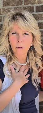 Donna Pasco's Instagram, Twitter & Facebook