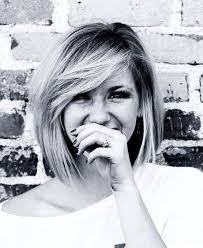 Carre Avec Meche Sur Le Cote Idees Cheveux Longs Coiffure Cheveux