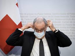 Guy parmelin (9 kasım 1959 doğumlu), 2020'den beri i̇sviçre başkan yardımcısı olarak görev yapan i̇sviçreli bir politikacıdır. Le Conseiller Federal Guy Paremlin Termine Sa Quarantaine Rtn Votre Radio Regionale