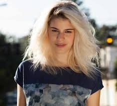 And definitely makes the style more relaxed. Blonde Hair With Dark Roots 50 Styles All Things Hair Us