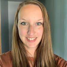 Linnea Davis's Instagram, Twitter & Facebook