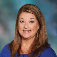 Ellen Babb's Instagram, Twitter & Facebook