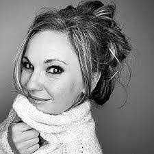 Doris Swift's Instagram, Twitter & Facebook