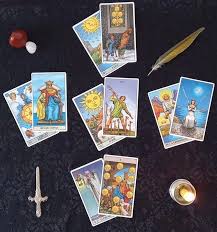 Dois de Espadas Tarot - Conselhos e Significados - Amor e Saúde -  MysticLoves