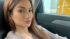 Dihujat karena Tampil Seksi Pasca Operasi, Tengku Dewi Putri Tulis Pesan  Tegas