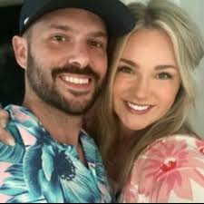 Alex Derrick Hunter (@a__killa)