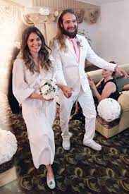 Gewand mittelalter kleid hochzeit ringe hochzeitskleider mode. Star Hochzeiten Die Skurrilsten Brautkleider Der Stars Gala De