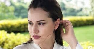 Evcen'in doğal ve makyajsız hali dikkatlerden kaçmadı. Fahriye Evcen Zayiflamak Icin Bakin Hangi Besinleri Tuketti Fahriye Evcen In Kisa Surede Zayiflamasinin Sirri Ortaya Cikti Son Dakika Magazin Haberleri