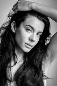 Pobre Rico" Sexy boxeadora (TV Episode 2012)