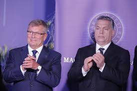 Governor of the @mnb_hungary, the central bank of hungary. Az Aproert Is Lehajol A Jegybankelnok Fia Magyar Nemzet