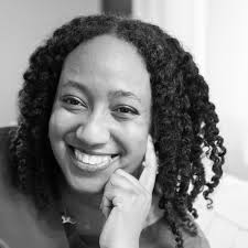 We are thrilled to welcome Argentinian writer Carolina Peleretegui with her  short story A Chance. Originally published in Spanish in La Pecera, Año  XXII as "Oportunidad" this story has been translated by