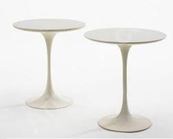 An ideal canvas for displaying books, it's a new classic. Coffee Table By Eero Saarinen 1956 White Marble 40111 02