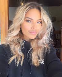 Het leven van monica geuze gaat niet altijd over rozen. Monica Geuze On Instagram Bts Tb Shooting For Mg The Magazine With Jasperrens Dilansabah Saskiavanlangevelde Blond Haar Bruin Haar Met Highlights Haar