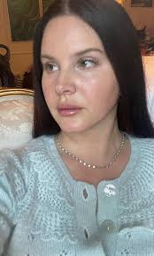 𝕽𝖔𝖌𝖊𝖗 𝕾𝖆𝖑𝖆𝖘 (@__rosah__)