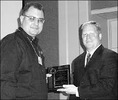 The Central Minnesota Federal Credit Union has won the Dora Maxwell Award Ð  recognizing credit unions that demonstrate the philosophy of Òpeople  helping peopleÓ Ð for the ninth straight year.