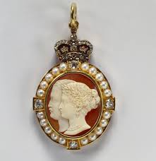 Cameo With Jugate Heads Of Queen Victoria And Prince Albert In Profile To The Left With The Queen In Front Si Victoria And Albert Silver Crown Cameo Pendant