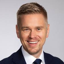 Petri Berglund (@PezQ_B)