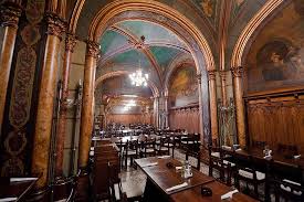 Caramelul sărat, înghețata de vanilie și fructele proaspete te fac să mai ceri o porție. Caru Cu Bere Picture Of Caru Cu Bere Bucharest Tripadvisor