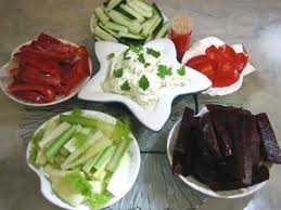 Des banderilles de melon aux pistaches, une idée pour amuses bouches, super simples et rapides à réaliser. Quantites A Prevoir Pour Coktails Buffets Et Aperos Definition Et Recettes De Quantites A Prevoir Pour Coktails Buffets Et Aperos Supertoinette