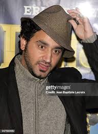 16 Photos & High Res Pictures