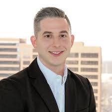 Hugo Llamas's Instagram, Twitter & Facebook