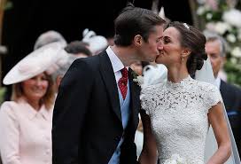 Tennis player roger federer joins chocolate fans from around the world at the lindt headquarters in kilchberg (ch). Die Fast Konigliche Hochzeit Nzz