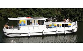 Mit pénichette ( diminutiv von péniche , deutsch „frachtkahn ) werden französische motorboote bezeichnet, die der klassischen bauweise einer péniche, eines französischen binnenschiffs. Penichette 1260 R Urlaub Auf Einem Hausboot