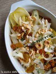 3) sgocciolate i gamberetti ormai freddi dal loro fondo di cottura. Insalata Con Indivia Belga E Pere La Cucina Della Pallina