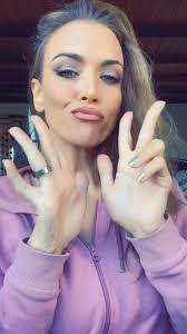 Gina Carollo's Instagram, Twitter & Facebook