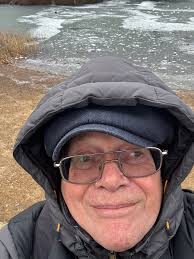 Headed over to #rushdenlakes before all the crowds of shoppers arrived to  wander around the lakes, caught sight of my first #ringbilledgull stood