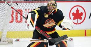 16 ответов 60 ретвитов 377 отметок «нравится». Canucks Rumoured To Be Unveiling New Reverse Retro Jersey Next Season Offside