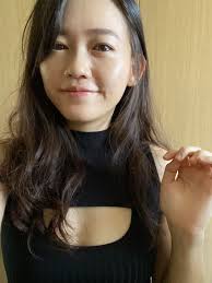 大家早安禮拜一加油～ 前幾天穿這件上衣的時候被說是忍者頭套， 嗯～原來是我穿錯了呀☺️  夾帶一個推薦，之前在好過日直播的時候穿了Friends六人行的T  shirt，結果我好訝異，竟然沒有很多人看出來。現在如果有遇到沒看過六人行的朋友，我都會跟他們說我很羨慕你，因為你 ...