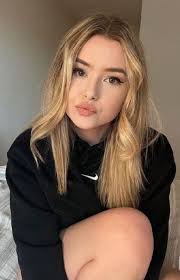 Thanks to this cauliflower soup I lost 10 kg in a month! Creamy vegetable  soup Ingredients 1 medium-head cauliflower, broken into florets 1 medium  carrot, shredded 1/4 cup chopped celery 1 medium