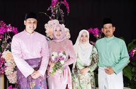 Stream tracks and playlists from shila amzah on your desktop or mobile device. Shila Amzah Selamat Bertunang Dengan Jejaka Pilihan