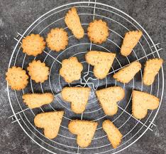 Milan Biscuits With Almonds Lemon And Orange Blossom Un Petit Oiseau Dans La Cuisine Recipe Biscuits English Food Cuisine