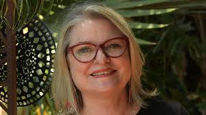 Kim Farrar's Instagram, Twitter & Facebook