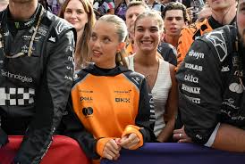 The kiss & loving affection between Lando Norris & Magui Corceiro ...